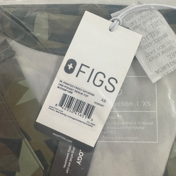 FIGS Catarina FreeX One Pocket Scrub Top BRAND NEW Camo Martini Olive Size XS - Picture 7 of 7